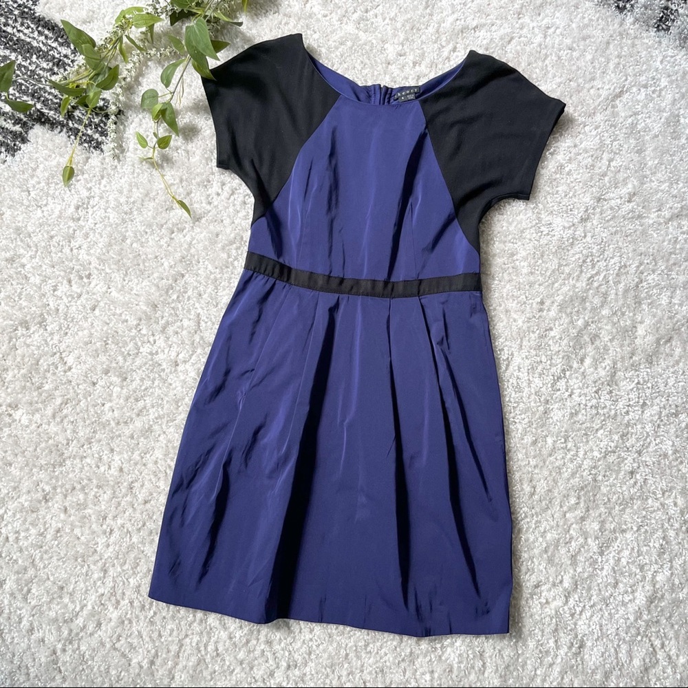 [theory] navy & black shirt sleeve a-line dress